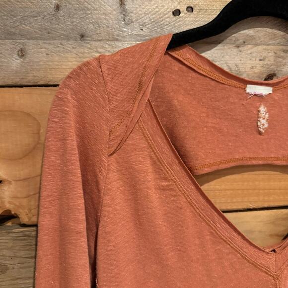 FP Movement Free People Affinity Technolinen Back Cut Out Long Sleeve Tee Orange - Picture 7 of 13